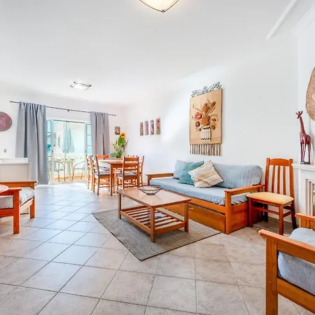 Bright & Cozy 1 Bdr Flat W/ Balcony By Lovelystay Apartman *