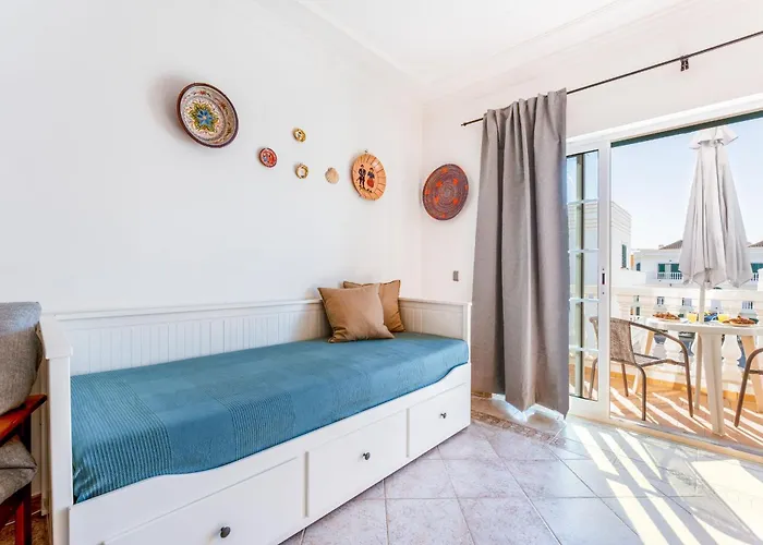 Apartamento Bright & Cozy 1 Bdr Flat W/ Balcony By Lovelystay