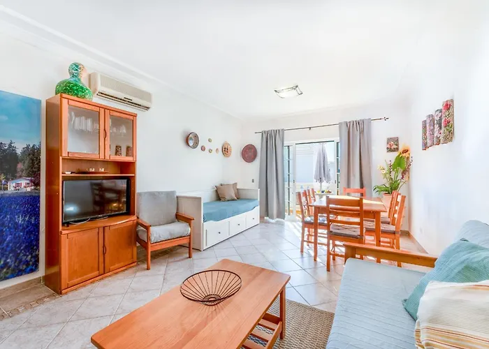 Apartamento Bright & Cozy 1 Bdr Flat W/ Balcony By Lovelystay