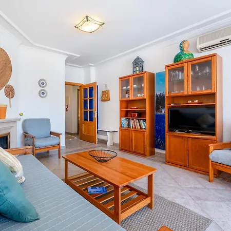 Bright & Cozy 1 Bdr Flat W/ Balcony By Lovelystay *