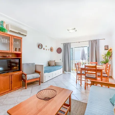 Apartamento Bright & Cozy 1 Bdr Flat W/ Balcony By Lovelystay